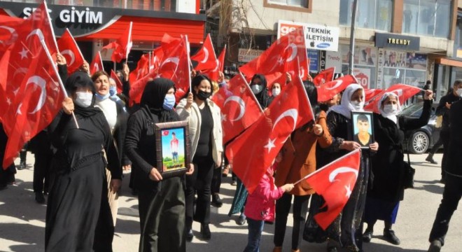 Şırnak anneleri  Kahrolsun PKK  sloganlarıyla yürüdü